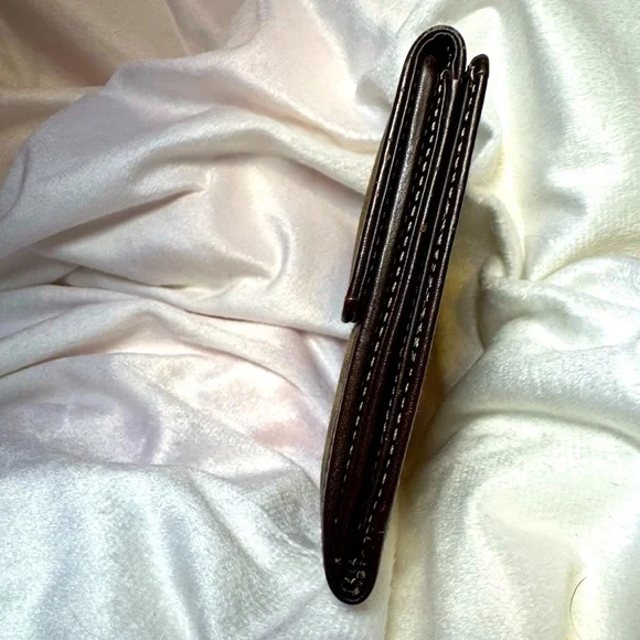 Givenchy VNTG Monogram Wallet CD 1013 - Picture 11 of 12